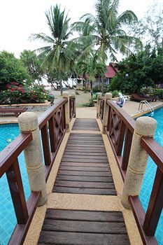 Lanta Hotel 3*