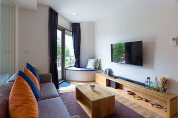 Baan Sanngarm Beachfront Hotel