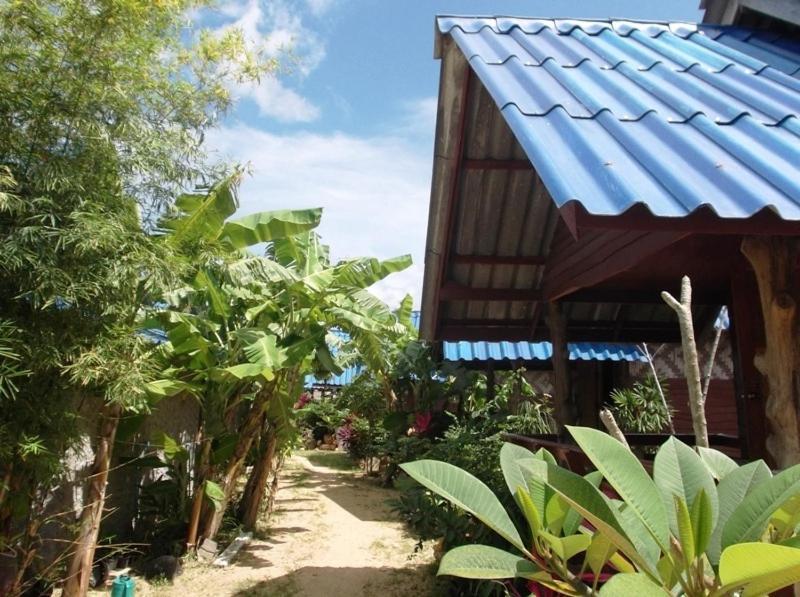Bangrak Hotel