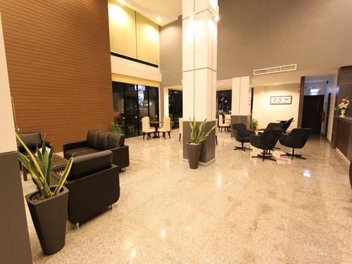 S Tara Grand Hotel Surat Thani