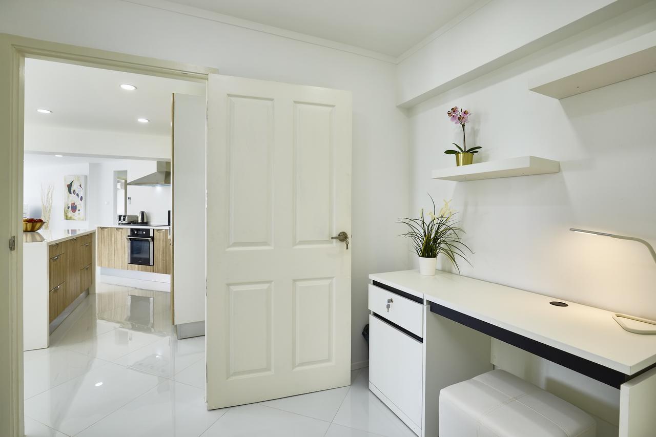 Apartment Luxurious On Road Jomtien Beach
