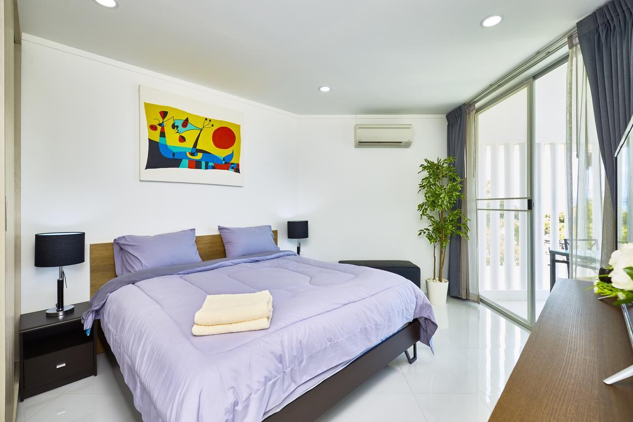 Luxurious On Road Apartment *