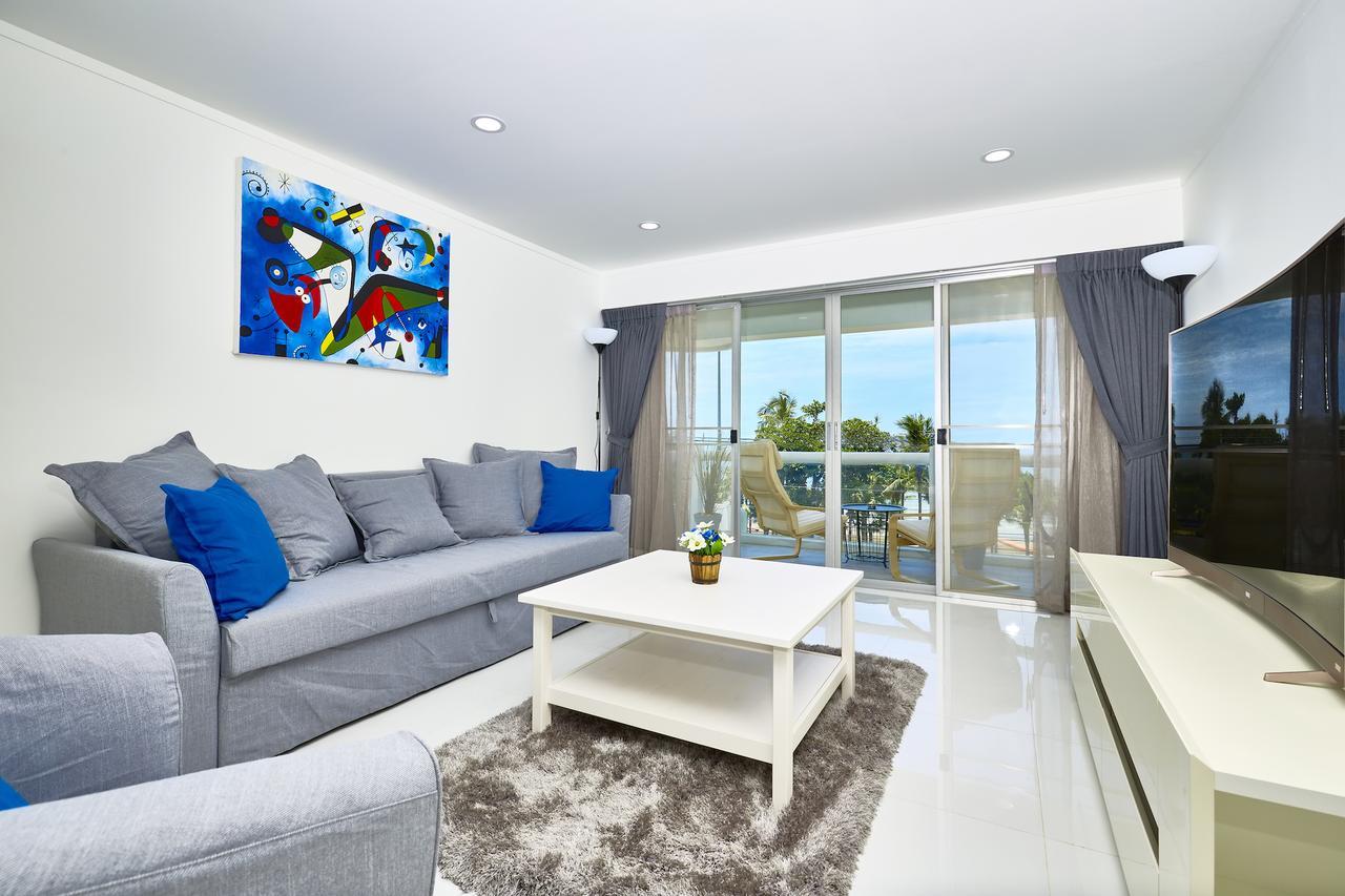 Luxurious On Road Apartment *