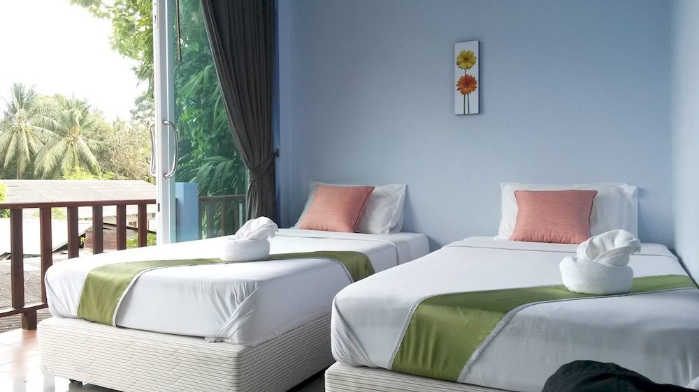 Rung Phangan Hotel 2*