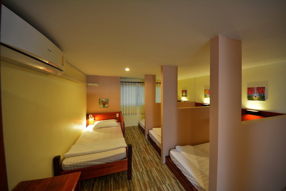 Phangan Barsay Hostel *