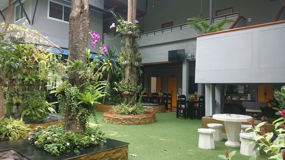 First And Frang - Koh Phangan Hotel 2*