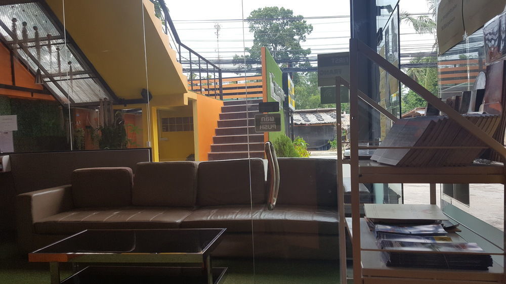 First And Frang - Koh Phangan Hotel 2*
