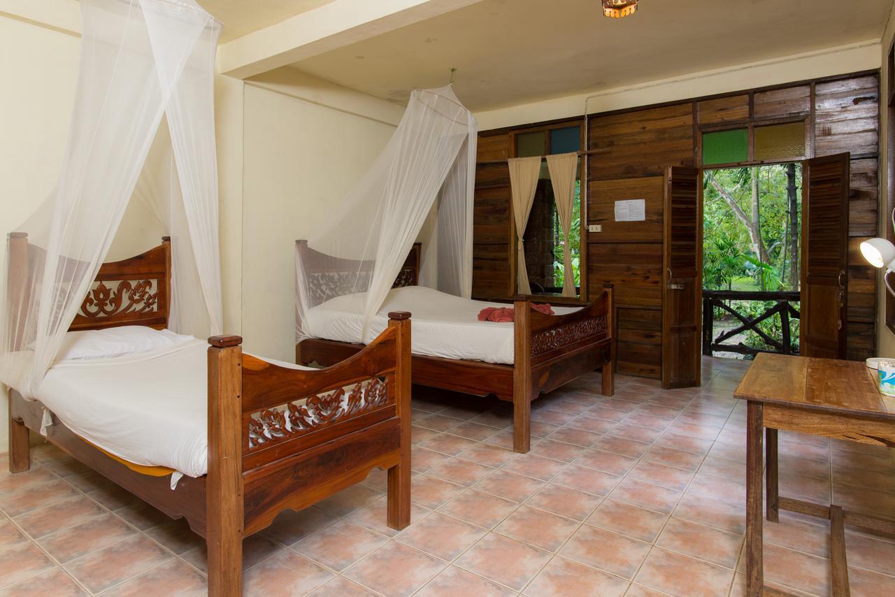 Art's Riverview Resort Khao Sok National Park