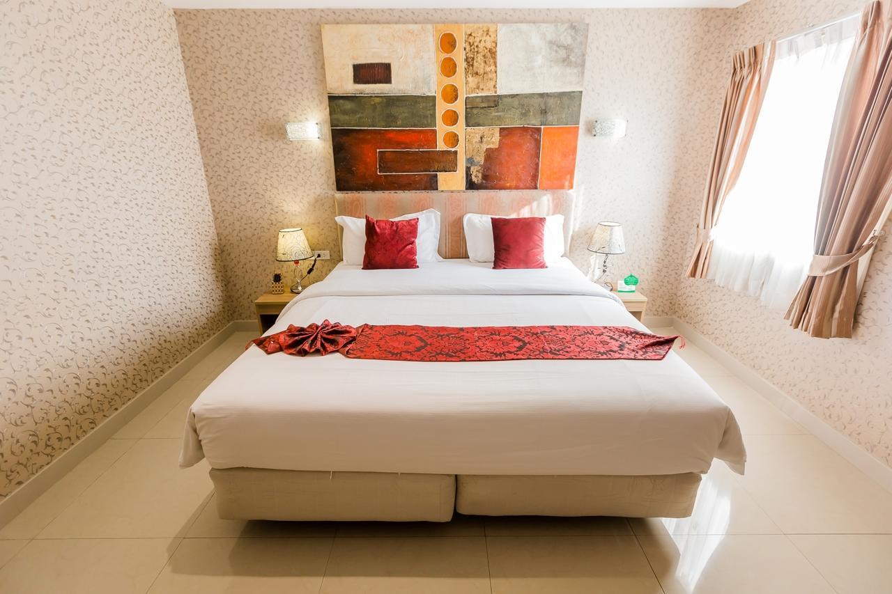 Roseate Hotel