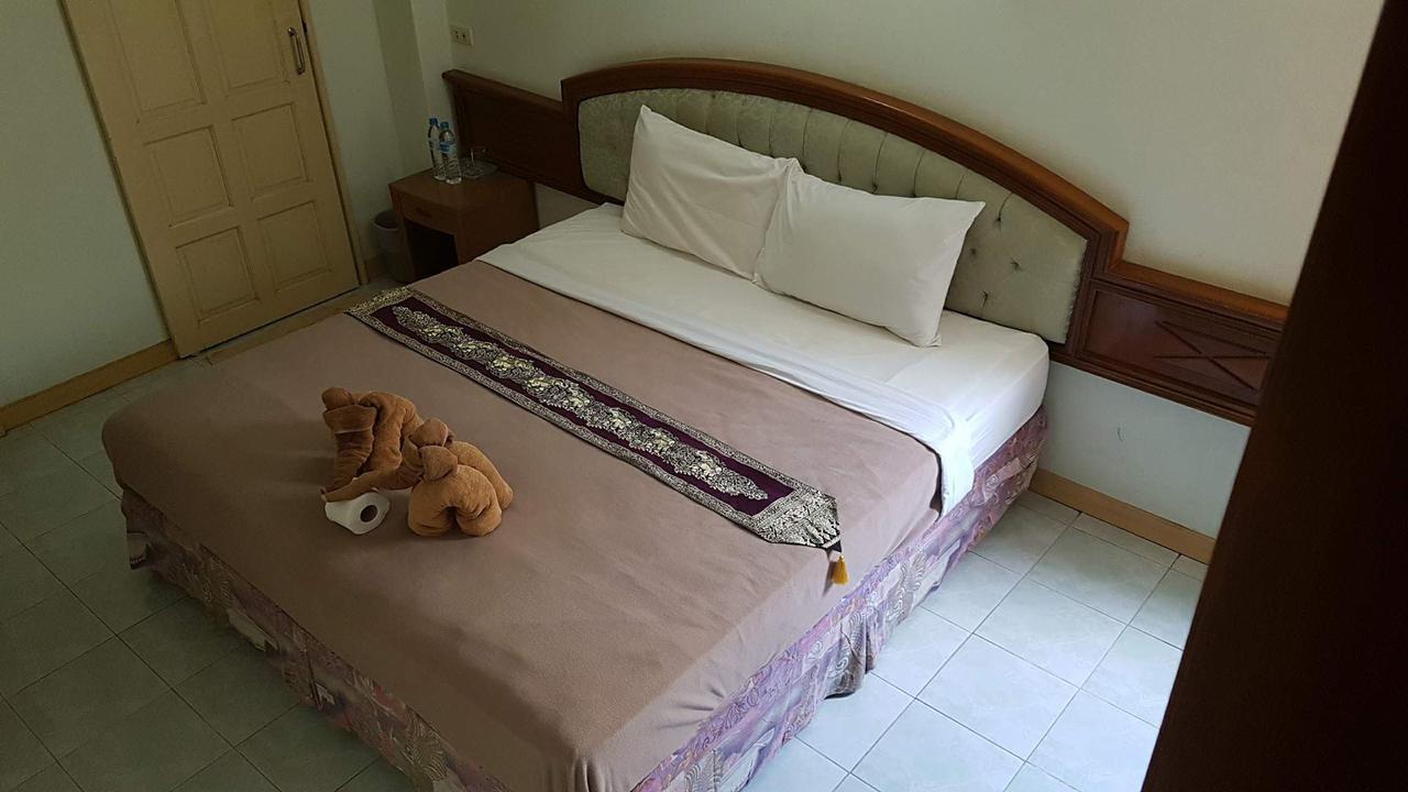 Pinthong House Guest house *