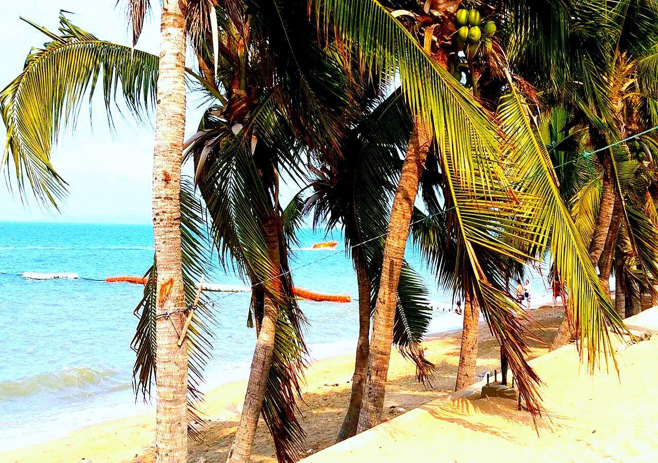 Lumpini Seaview Top Floor Apartment *