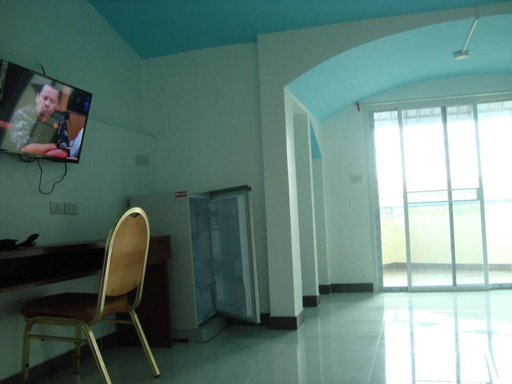 Apartment Hill *