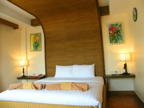 The Red Balcony Inn 2*
