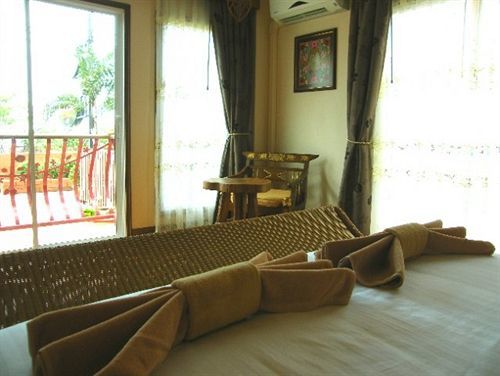The Red Balcony Inn 2*