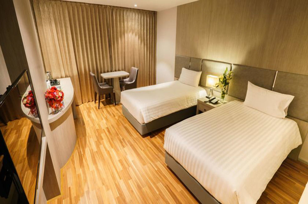 New Season Square 4* Hat Yai