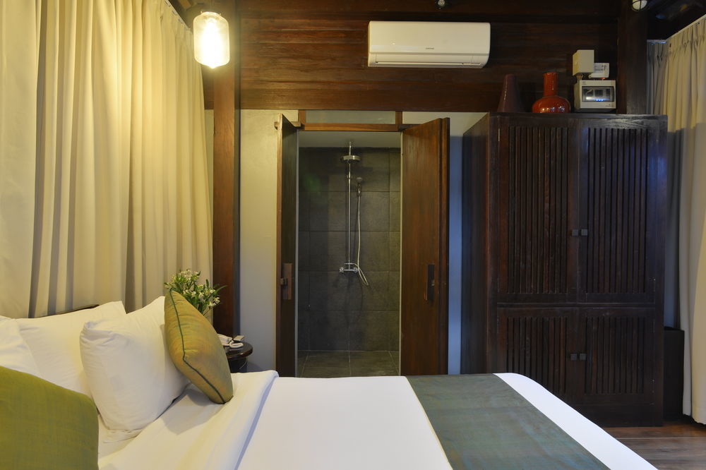 The Quarter 4*