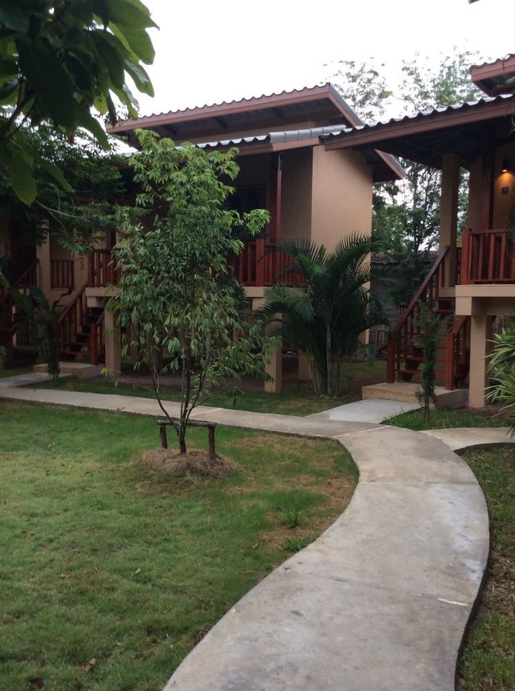 Loess Resort 3*