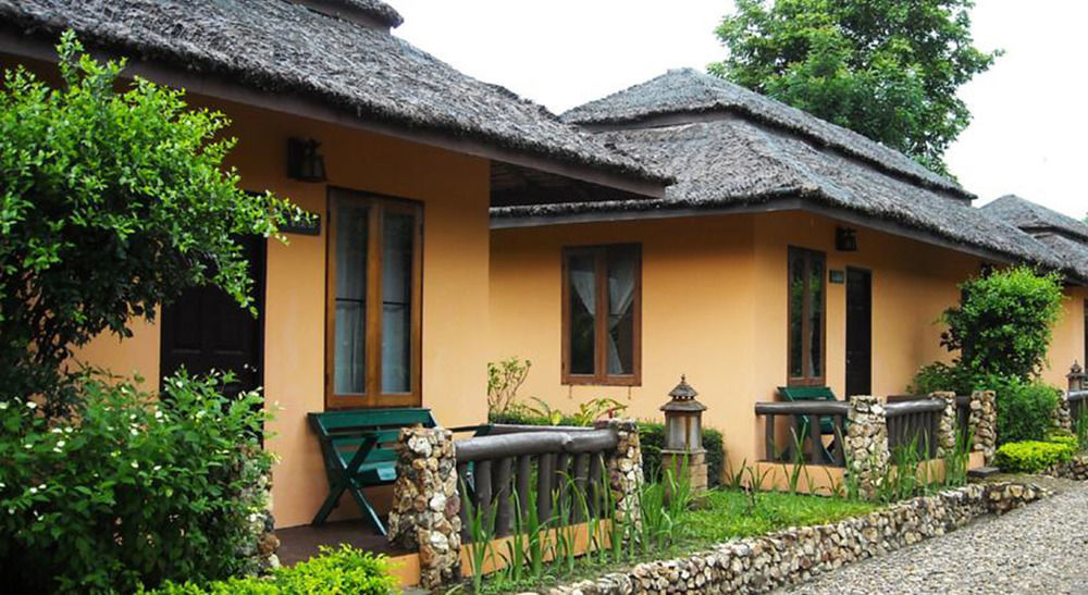 Resort River Mountain Pai