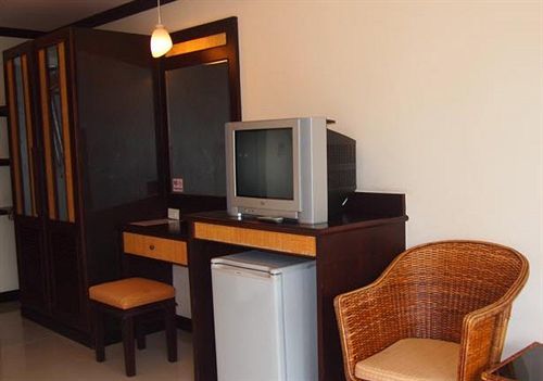 Summer Inn