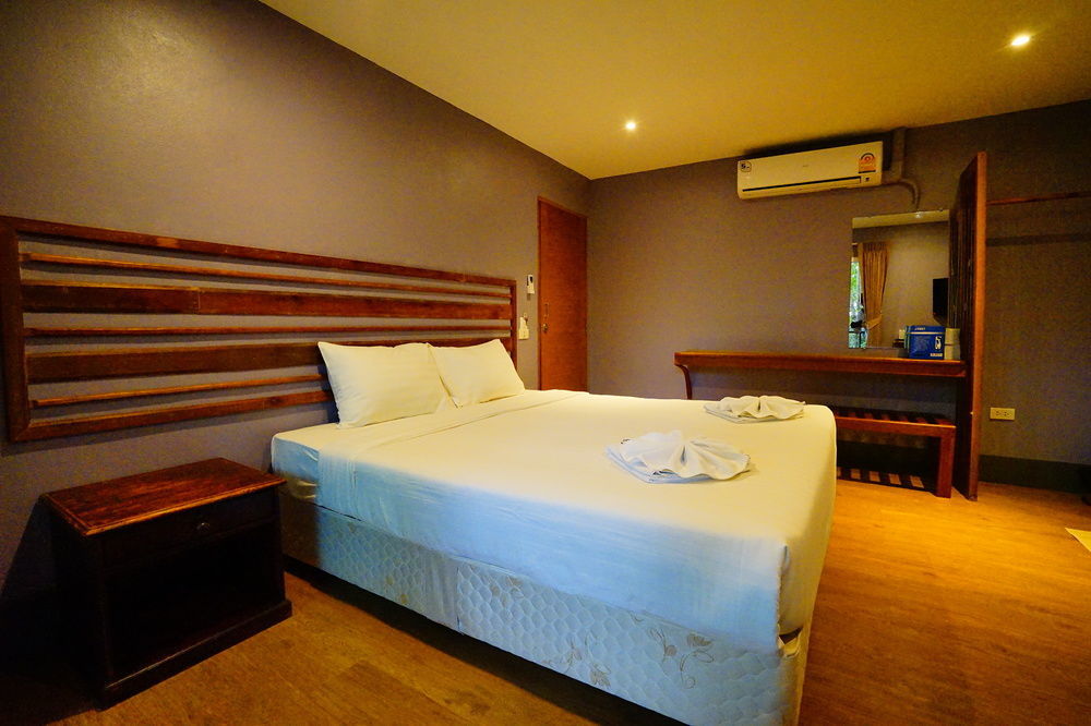 Apple Beachfront Resort 3*