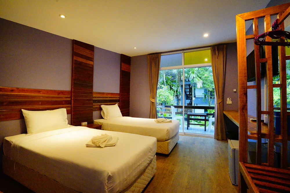 Apple Beachfront 3*