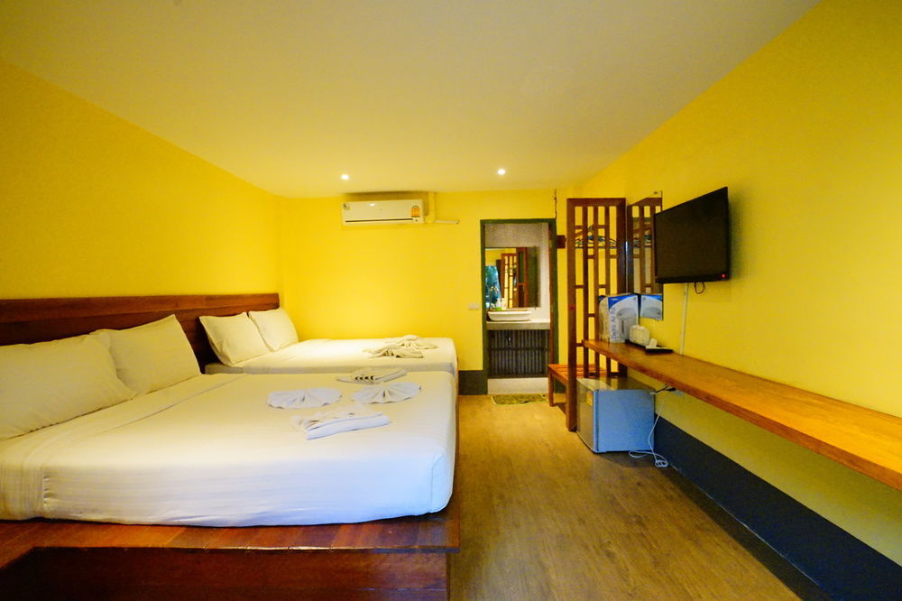 Apple Beachfront Trat