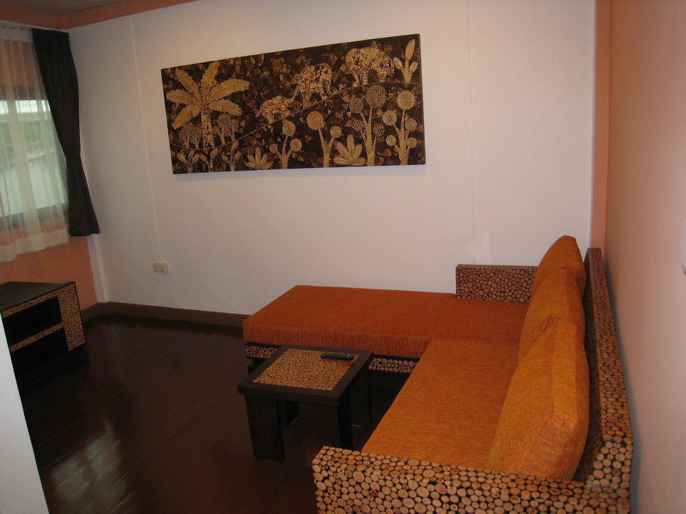 Baan Glang Soi Restaurant & Acomodação com café da manhã 