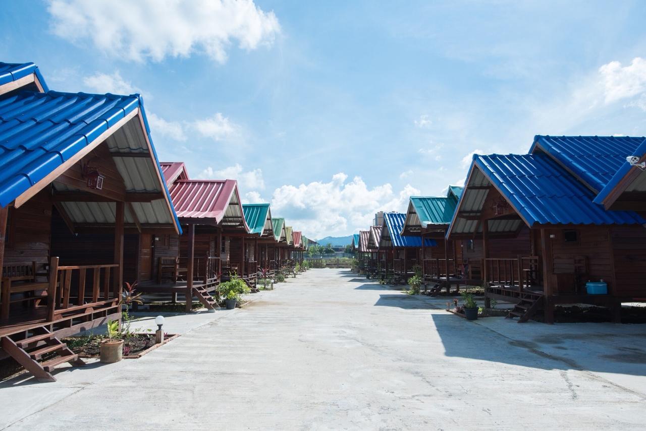 Talad Nam Klong Hae