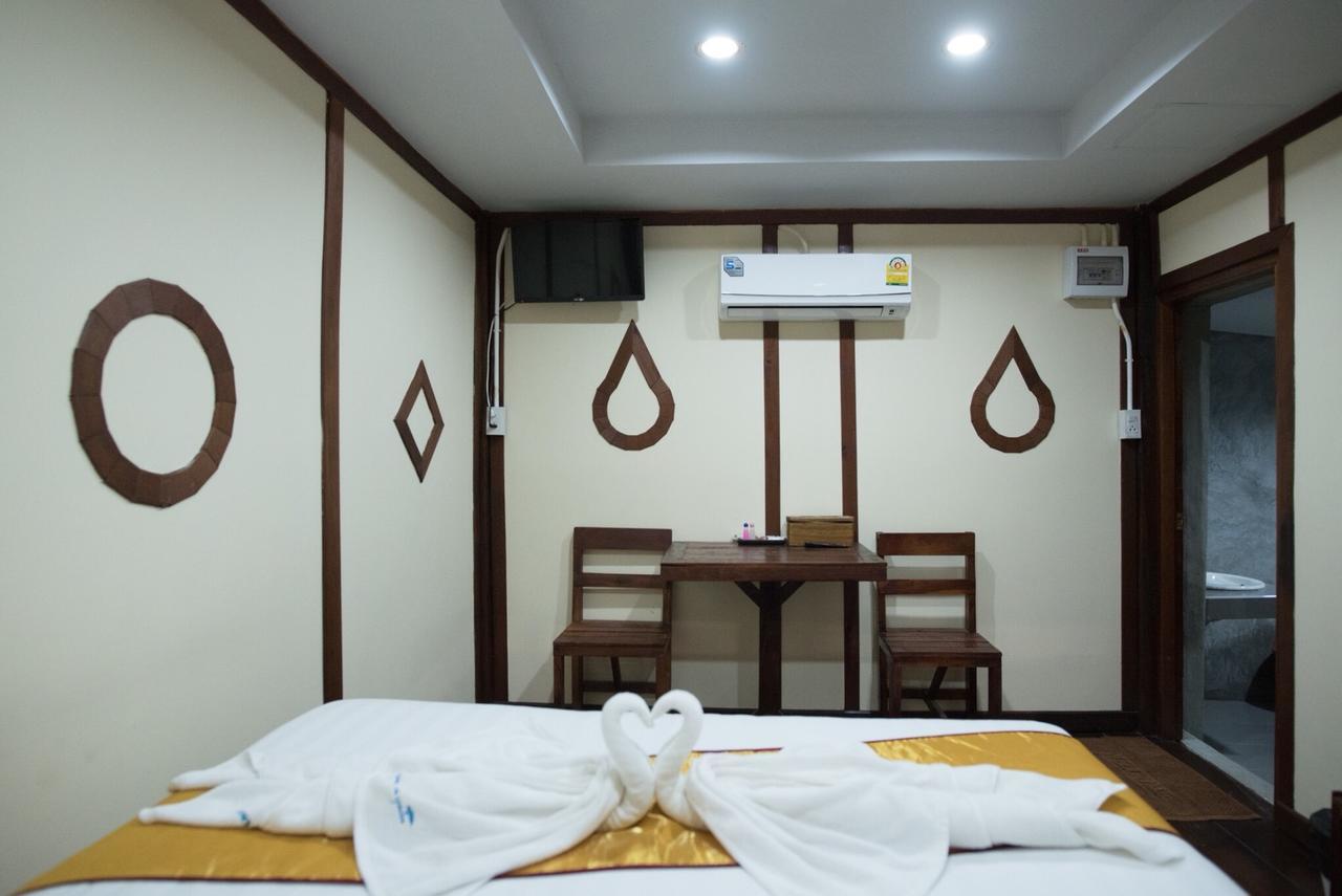 Hotel Talad Nam Klong Hae