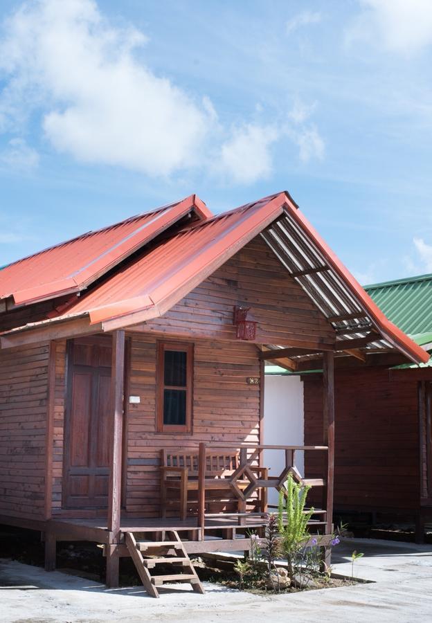 Talad Nam Klong Hae