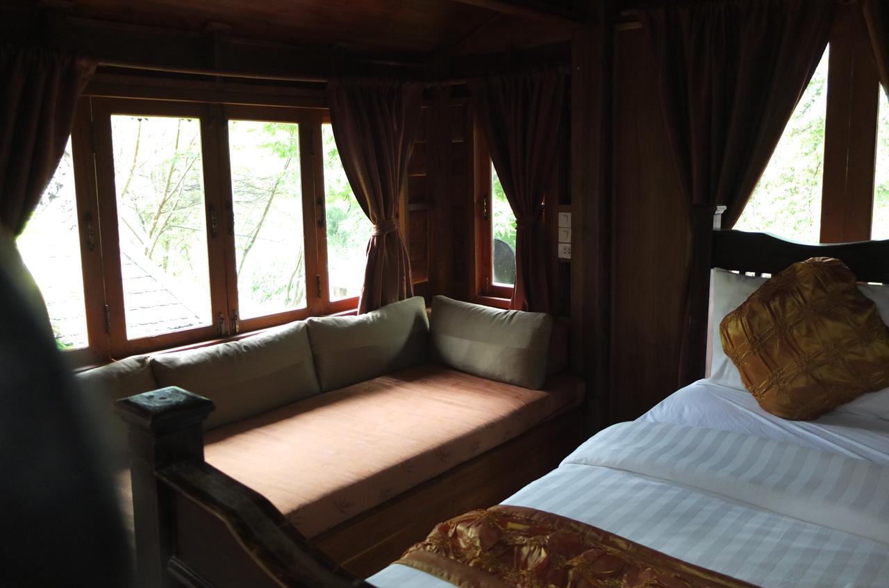 Resort Treehouse