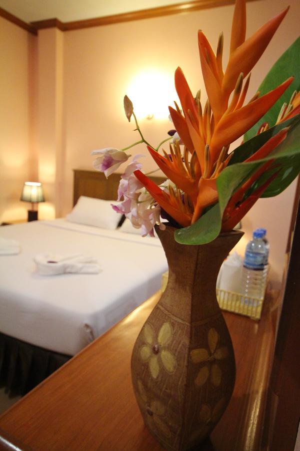 Lanta Sabai & Hotel