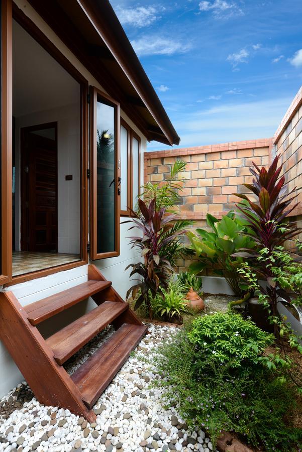 Pingchan Koh Phangan Beachfront 3*