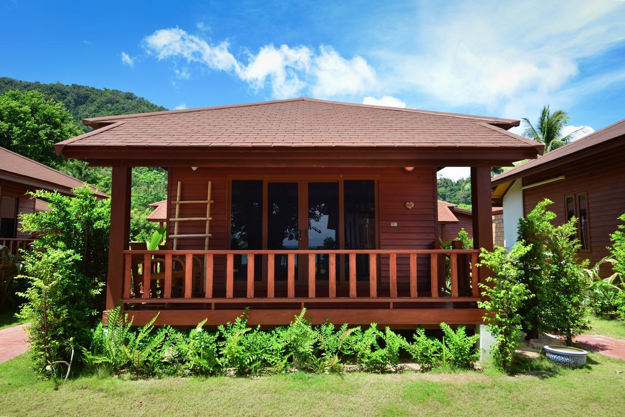 Pingchan Koh Phangan Beachfront Resort 3*