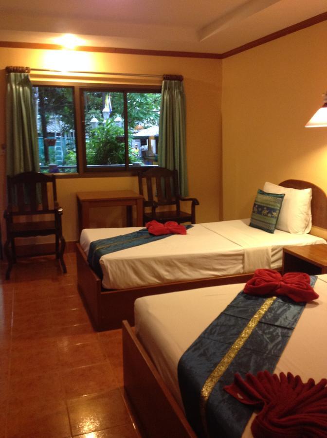 Coconut House Chaweng Hotel 2*