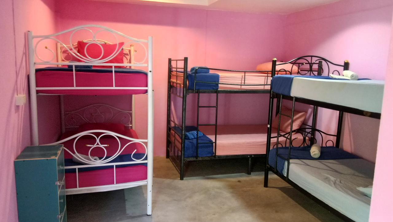 Dancing Elephant Club Hostel *