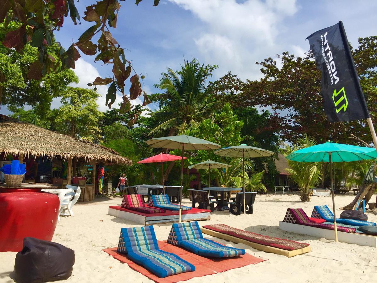 Dancing Elephant Club * Baan Tai