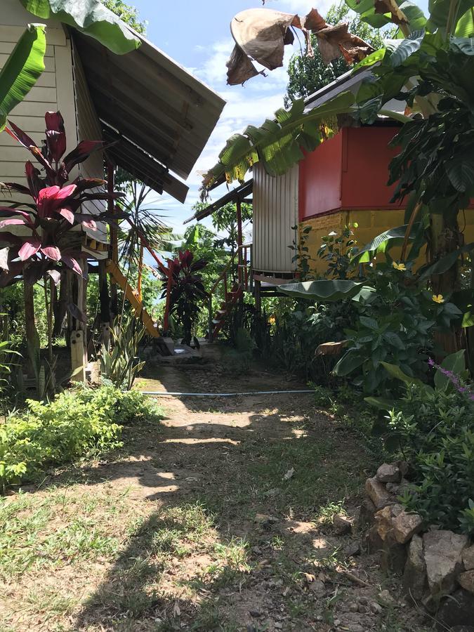 Hippy Hut *