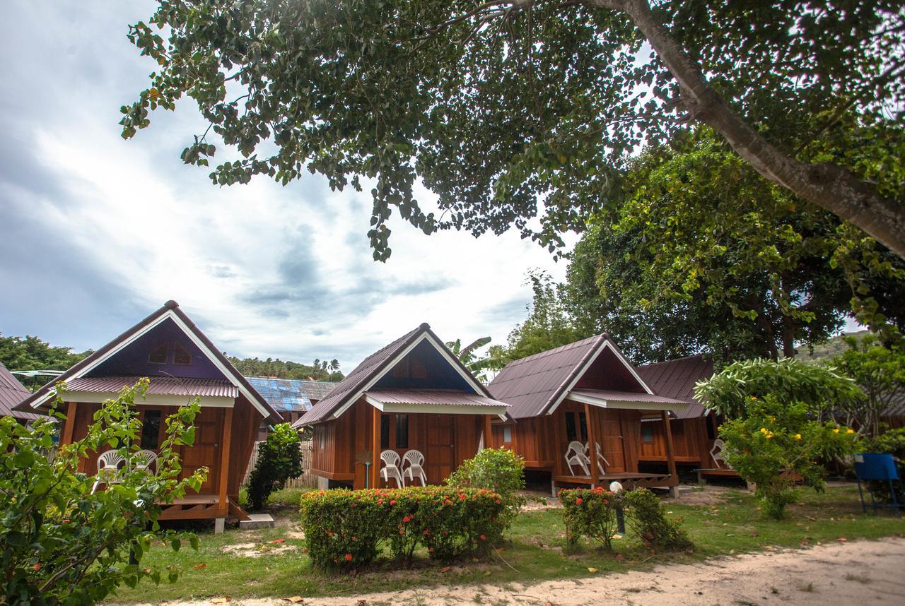Colorful Hut Resort
