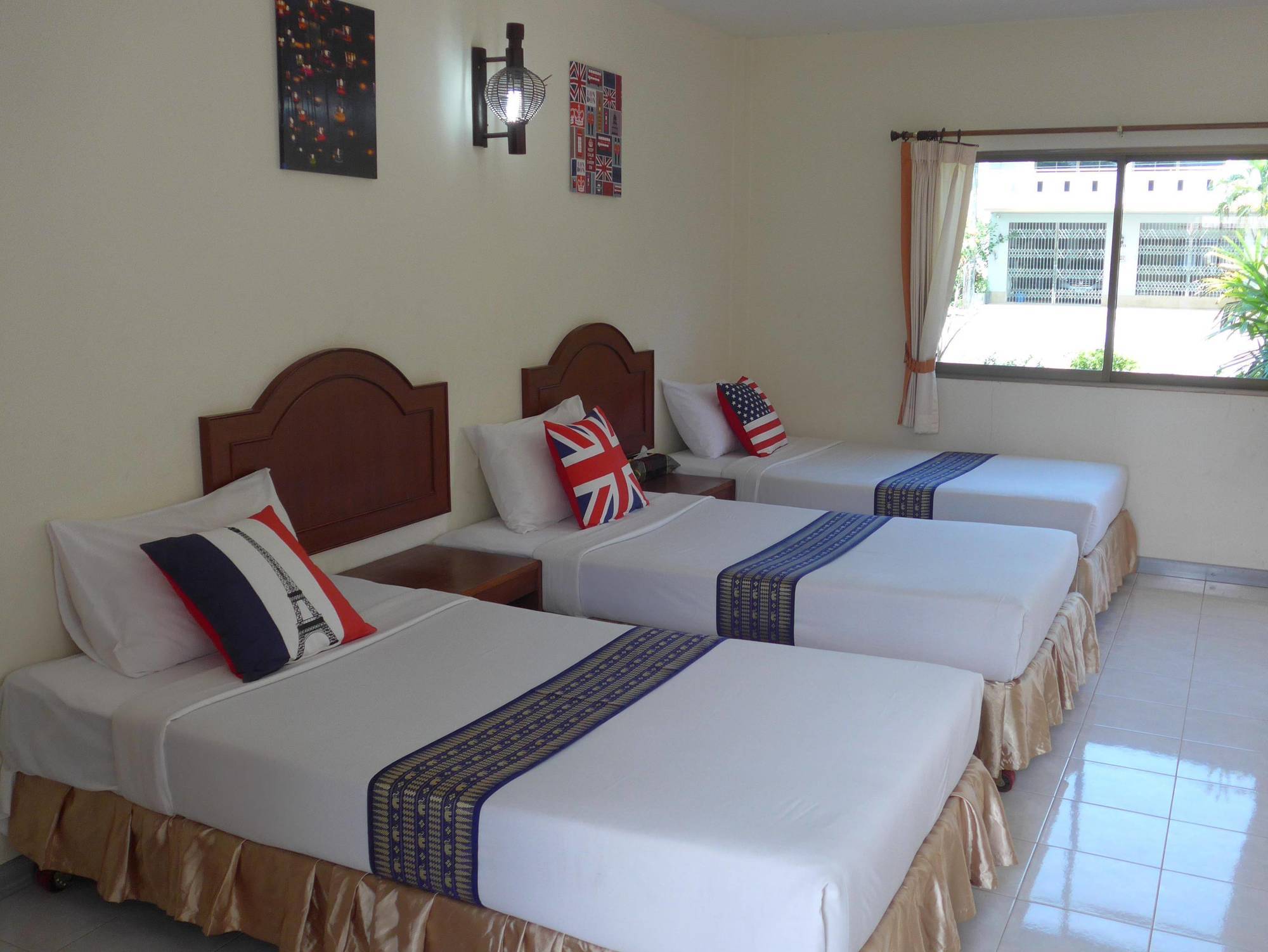 Forum House Hotel 3*