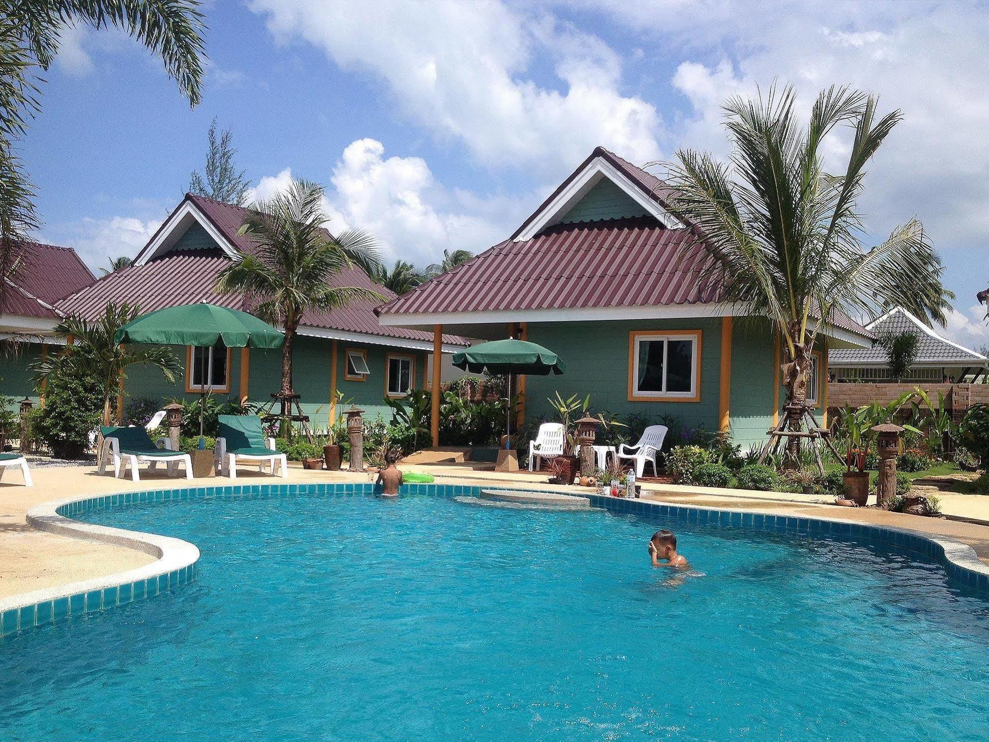 Coconut Homes * Khao Lak