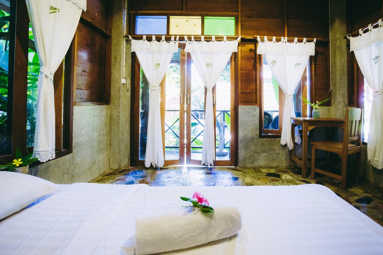 Guest house Sawasdeepai River 2*