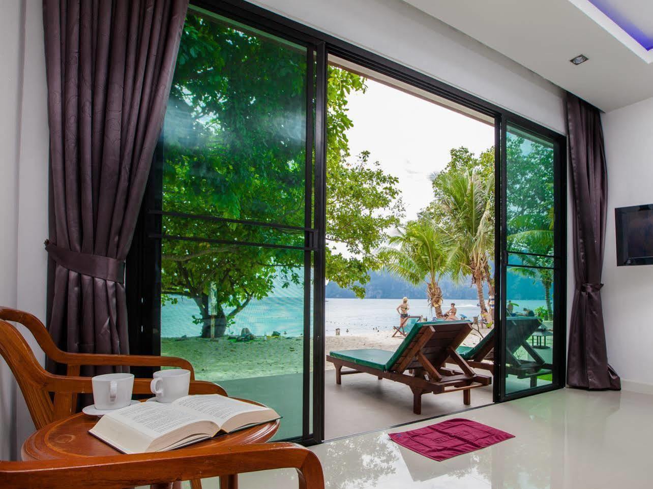 Paradise 3*