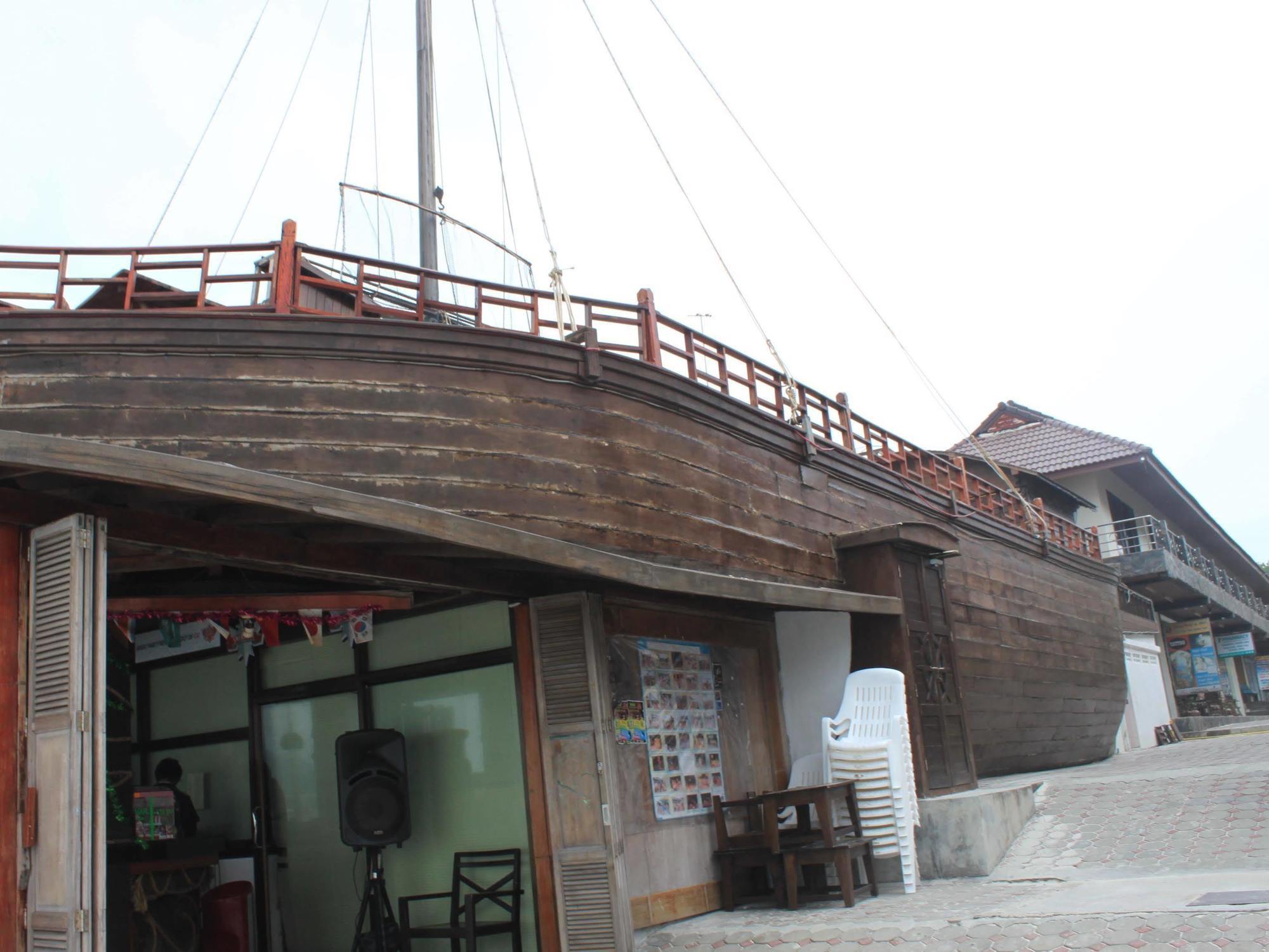 The Ship Ko Pha Ngan