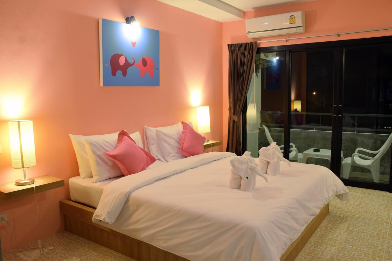 At Khaolak Hotel 2*