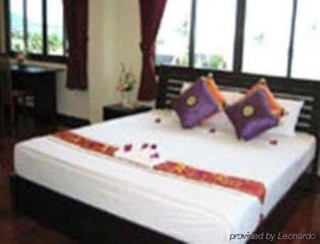 Thai Ayodhya And Lamai Beach (Koh Samui)