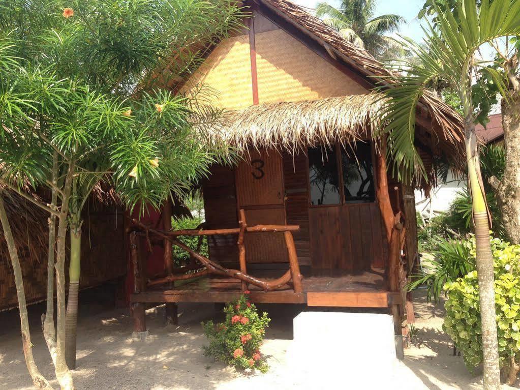 Resort Munchies Baan Tai