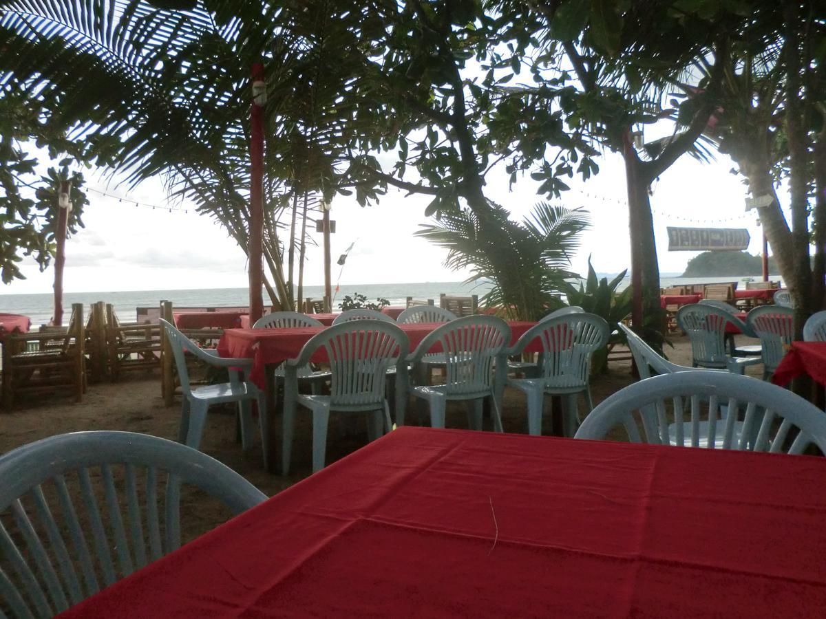 Hans Strand Bungalows Resort
