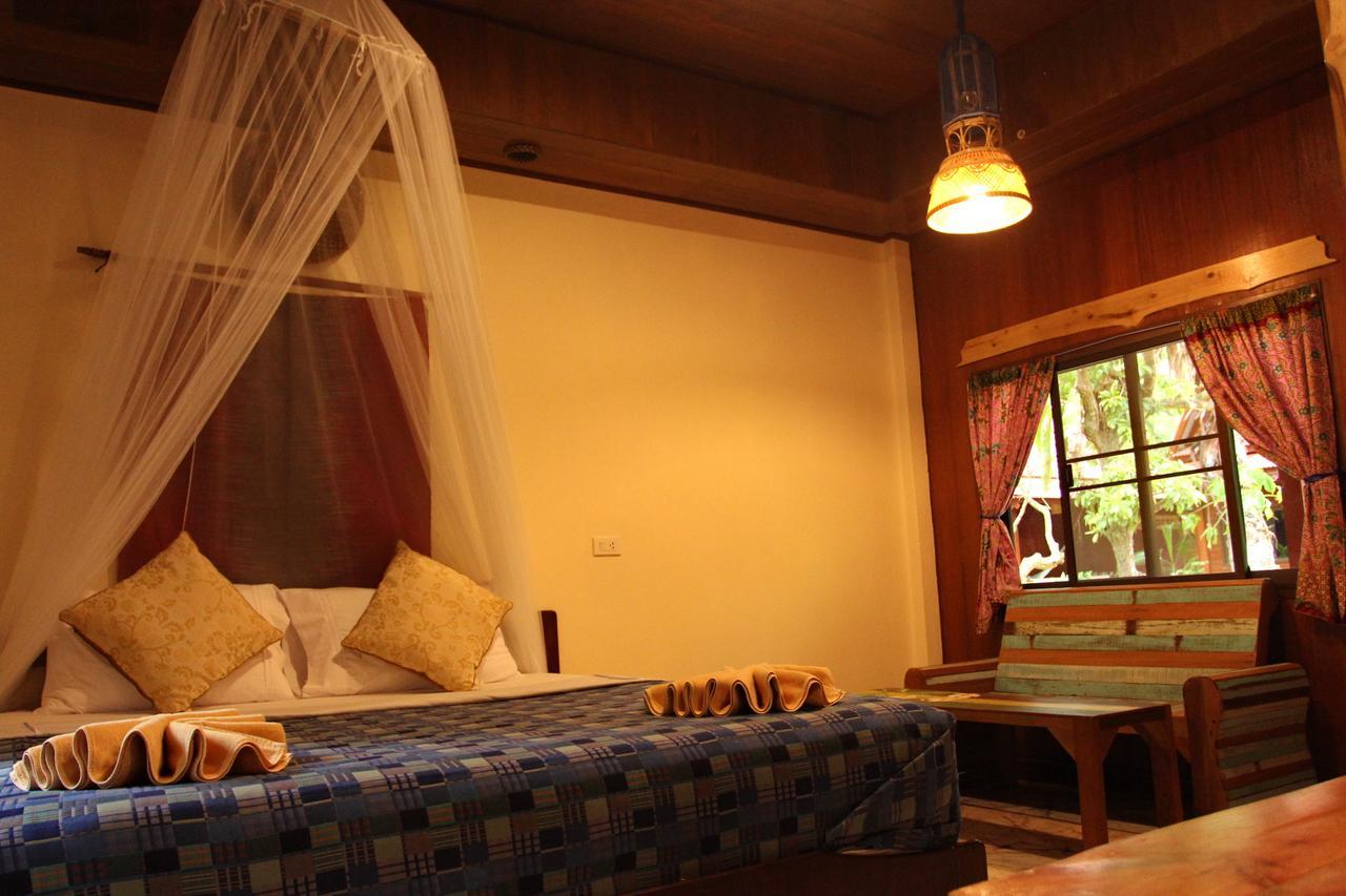 Longtail Resort 2*