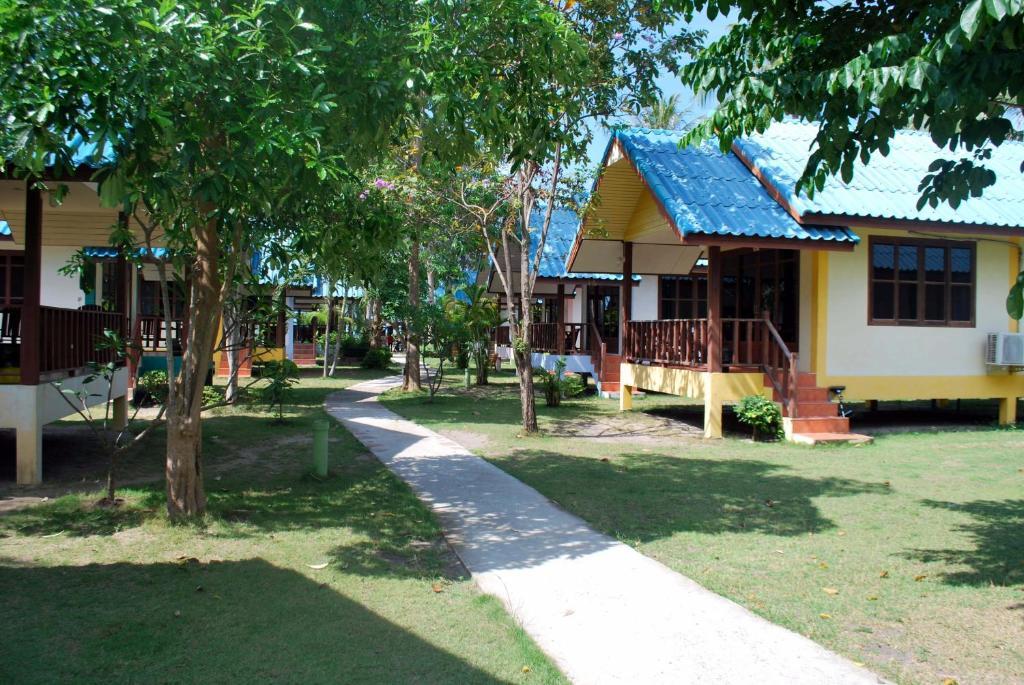 Resort Siraya Beachfront 3*